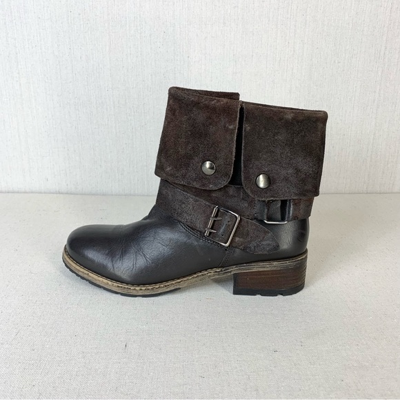 Clarks~NWT~Women’s “Volara Sky” Dark Brown Fold-Over Leather Moto‎ Boot~Sz 8.5 - Picture 1 of 13